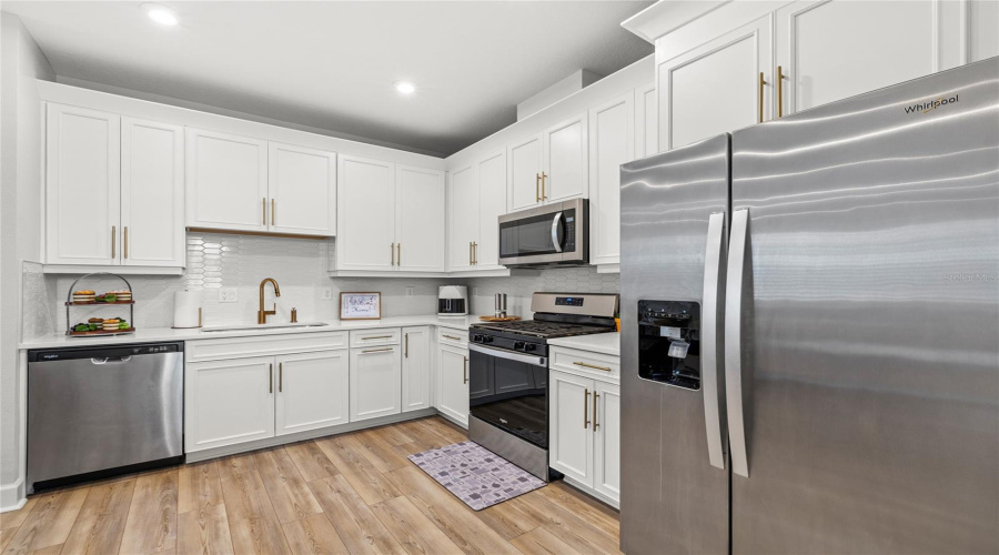 KISSIMMEE, Florida 34747, 5 Bedrooms Bedrooms, ,4 BathroomsBathrooms,Residential,For Sale,ESTUARY LAKE,0,MFRO6403263