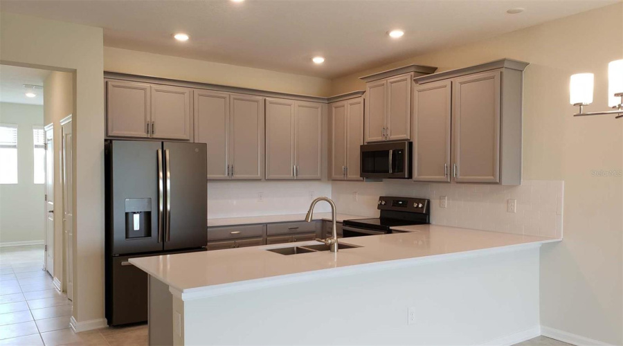 DAVENPORT, Florida 33896, 3 Bedrooms Bedrooms, ,2 BathroomsBathrooms,Residential,For Sale,OCEAN COURSE,0,MFRO6390938