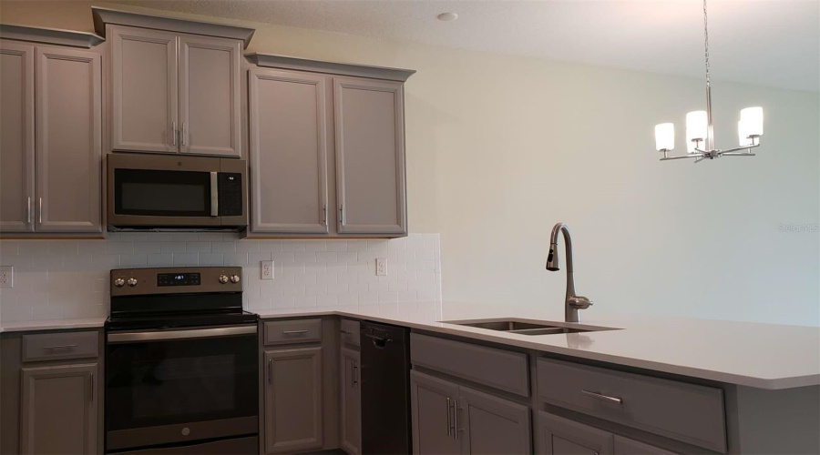 DAVENPORT, Florida 33896, 3 Bedrooms Bedrooms, ,2 BathroomsBathrooms,Residential,For Sale,OCEAN COURSE,0,MFRO6390938