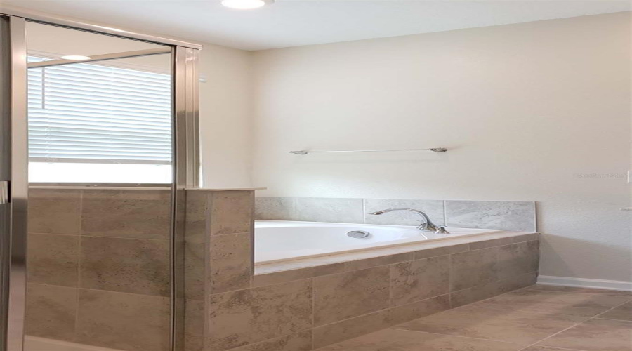 DAVENPORT, Florida 33896, 3 Bedrooms Bedrooms, ,2 BathroomsBathrooms,Residential,For Sale,OCEAN COURSE,0,MFRO6390938