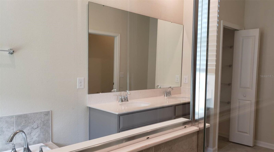 DAVENPORT, Florida 33896, 3 Bedrooms Bedrooms, ,2 BathroomsBathrooms,Residential,For Sale,OCEAN COURSE,0,MFRO6390938