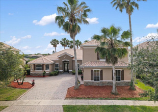 KISSIMMEE, Florida 34746, 4 Bedrooms Bedrooms, ,4 BathroomsBathrooms,Residential,For Sale,SUNSET ISLE,0,MFRO6405414