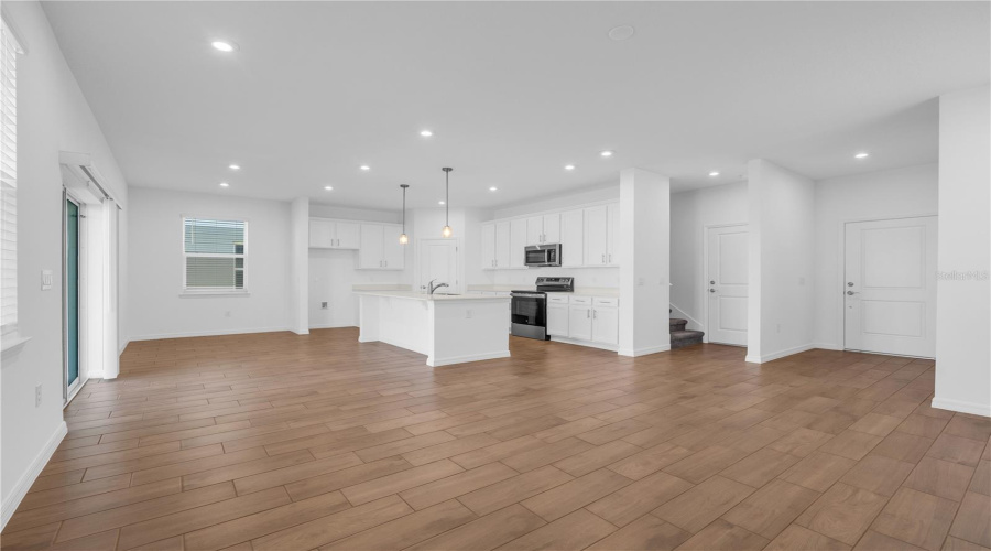 DAVENPORT, Florida 33837, 4 Bedrooms Bedrooms, ,2 BathroomsBathrooms,Residential,For Sale,MEADOW WALK,0,MFRO6405971