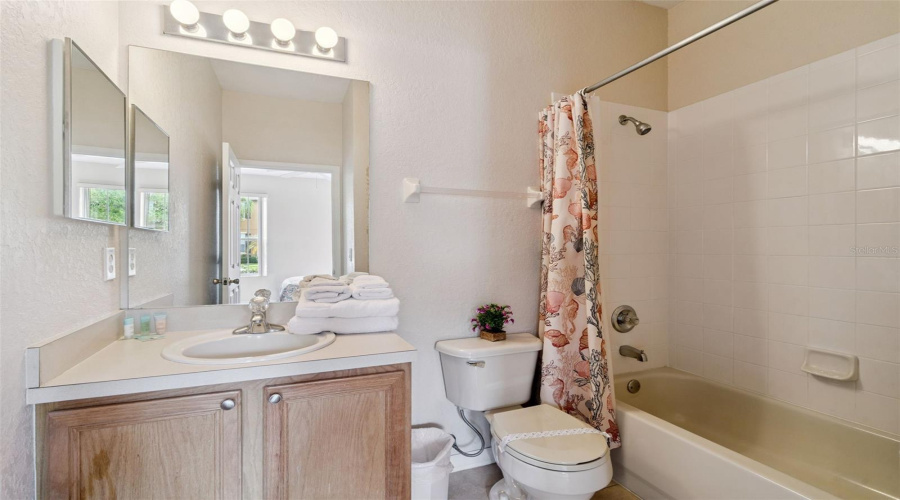 DAVENPORT, Florida 33897, 4 Bedrooms Bedrooms, ,3 BathroomsBathrooms,Residential,For Sale,CALABRIA,0,MFRO6405268