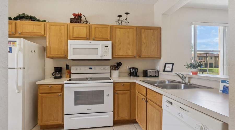 DAVENPORT, Florida 33897, 4 Bedrooms Bedrooms, ,3 BathroomsBathrooms,Residential,For Sale,CALABRIA,0,MFRO6405268