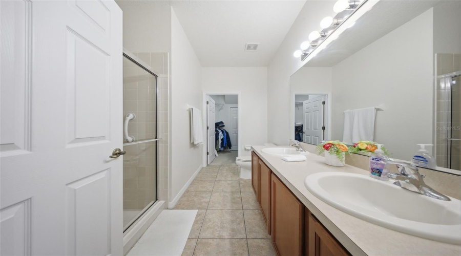 ORLANDO, Florida 32836, 3 Bedrooms Bedrooms, ,2 BathroomsBathrooms,Residential,For Sale,FITZGERALD BUTLER,0,MFRO6404510