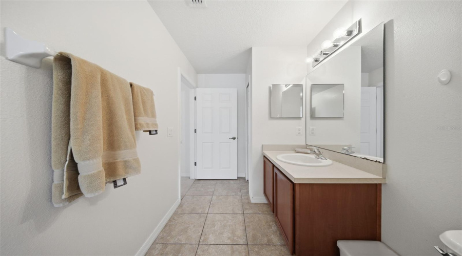ORLANDO, Florida 32836, 3 Bedrooms Bedrooms, ,2 BathroomsBathrooms,Residential,For Sale,FITZGERALD BUTLER,0,MFRO6404510