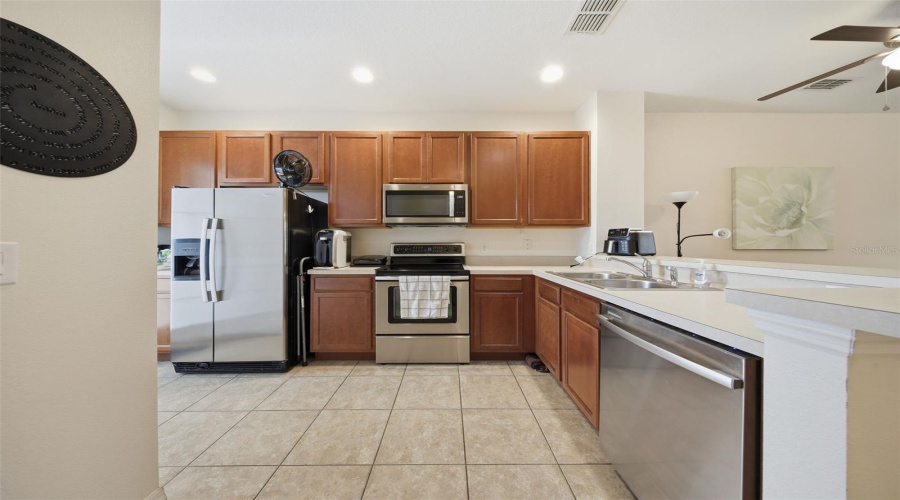 ORLANDO, Florida 32836, 3 Bedrooms Bedrooms, ,2 BathroomsBathrooms,Residential,For Sale,FITZGERALD BUTLER,0,MFRO6404510