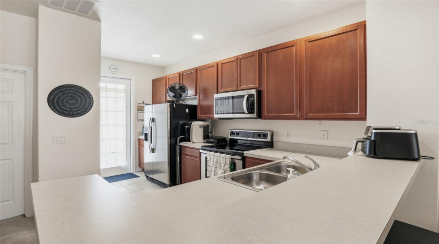 ORLANDO, Florida 32836, 3 Bedrooms Bedrooms, ,2 BathroomsBathrooms,Residential,For Sale,FITZGERALD BUTLER,0,MFRO6404510