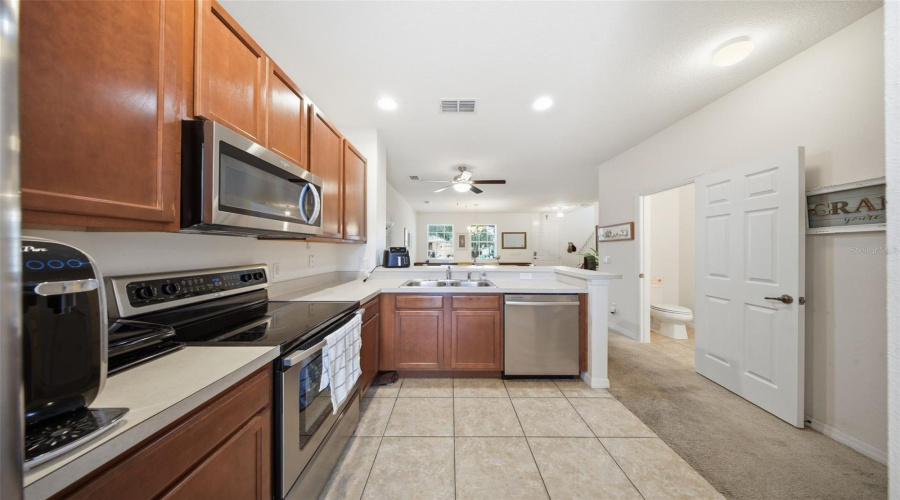 ORLANDO, Florida 32836, 3 Bedrooms Bedrooms, ,2 BathroomsBathrooms,Residential,For Sale,FITZGERALD BUTLER,0,MFRO6404510