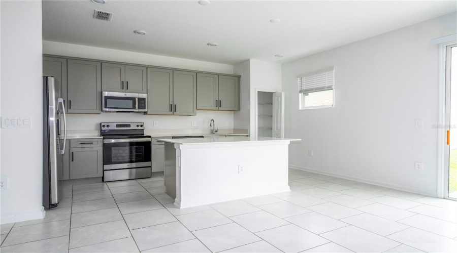 KISSIMMEE, Florida 34747, 3 Bedrooms Bedrooms, ,2 BathroomsBathrooms,Residential,For Sale,BROOK MARSH,0,MFRS5149476