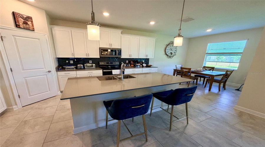DAVENPORT, Florida 33837, 6 Bedrooms Bedrooms, ,4 BathroomsBathrooms,Residential,For Sale,CAMDEN PARK,0,MFRS5149418