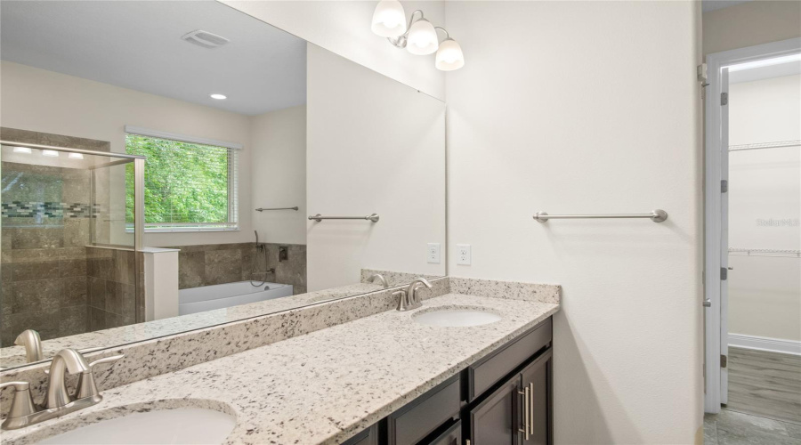 DAVENPORT, Florida 33837, 4 Bedrooms Bedrooms, ,3 BathroomsBathrooms,Residential,For Sale,NINA,0,MFRS5149490