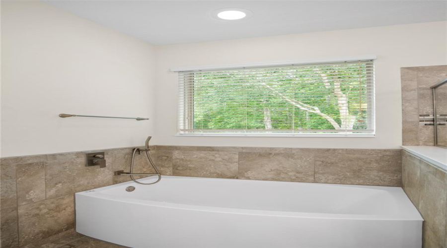 DAVENPORT, Florida 33837, 4 Bedrooms Bedrooms, ,3 BathroomsBathrooms,Residential,For Sale,NINA,0,MFRS5149490