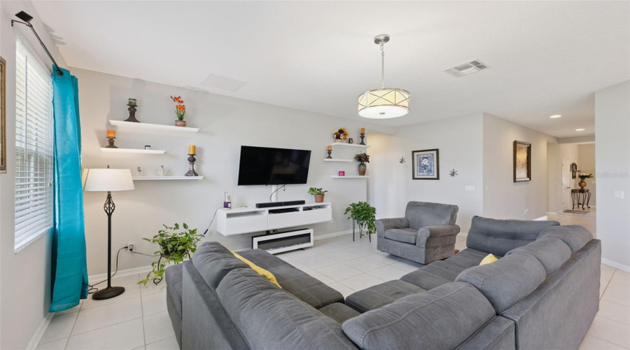 KISSIMMEE, Florida 34746, 4 Bedrooms Bedrooms, ,2 BathroomsBathrooms,Residential,For Sale,RIVERGLEN,0,MFRS5149442