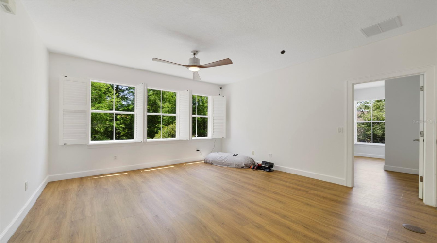 KISSIMMEE, Florida 34747, 6 Bedrooms Bedrooms, ,5 BathroomsBathrooms,Residential,For Sale,OAK SHADOWS,0,MFRO6405094
