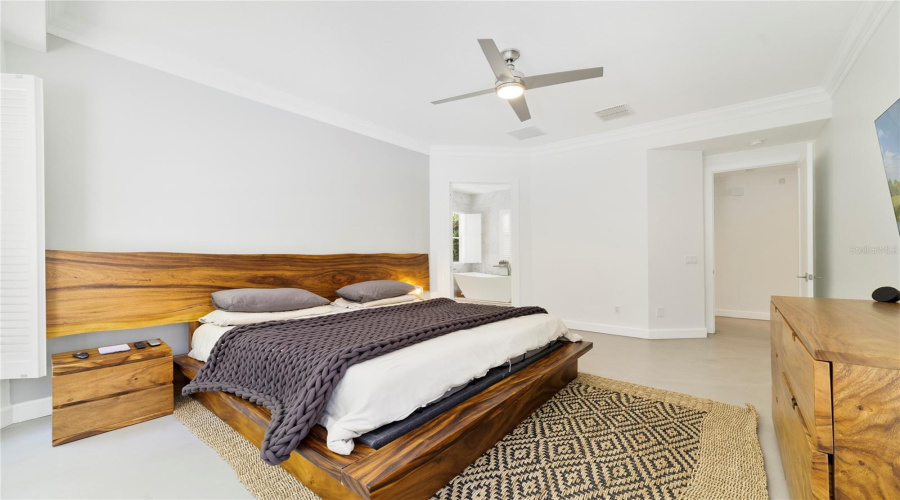 KISSIMMEE, Florida 34747, 6 Bedrooms Bedrooms, ,5 BathroomsBathrooms,Residential,For Sale,OAK SHADOWS,0,MFRO6405094
