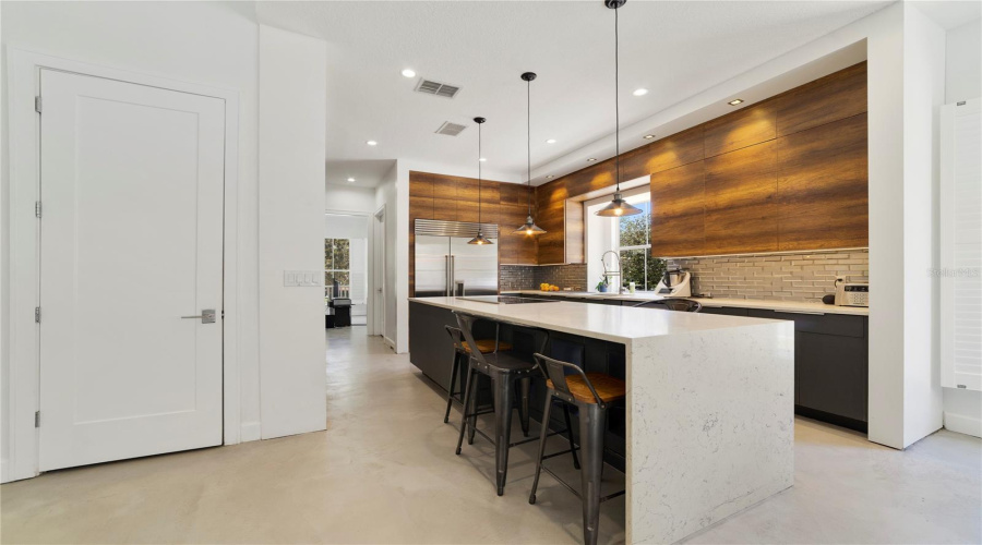 KISSIMMEE, Florida 34747, 6 Bedrooms Bedrooms, ,5 BathroomsBathrooms,Residential,For Sale,OAK SHADOWS,0,MFRO6405094