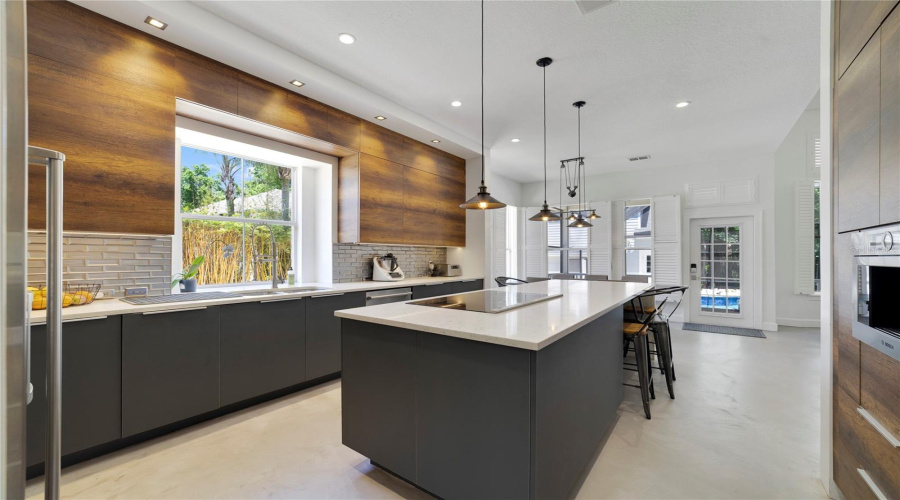 KISSIMMEE, Florida 34747, 6 Bedrooms Bedrooms, ,5 BathroomsBathrooms,Residential,For Sale,OAK SHADOWS,0,MFRO6405094