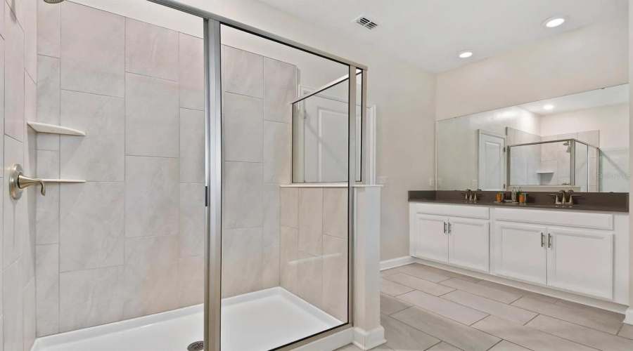 KISSIMMEE, Florida 34746, 8 Bedrooms Bedrooms, ,5 BathroomsBathrooms,Residential,For Sale,BOOKMARK,0,MFRO6405337