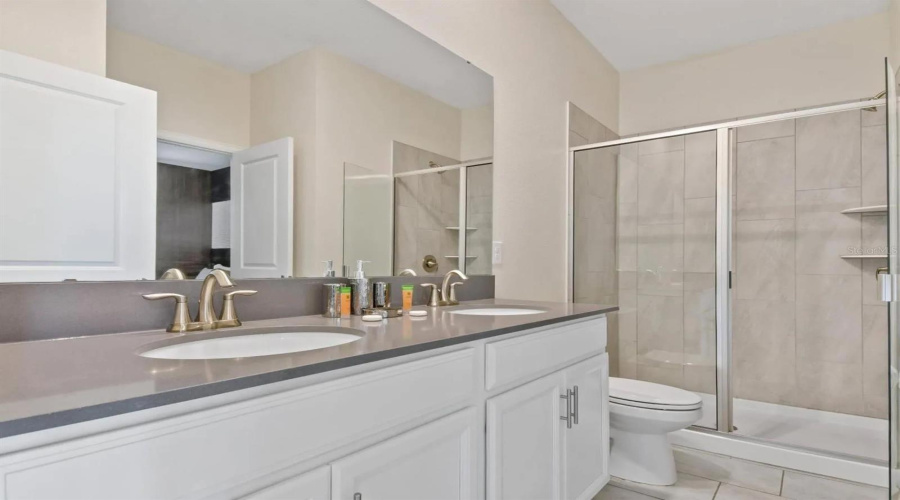 KISSIMMEE, Florida 34746, 8 Bedrooms Bedrooms, ,5 BathroomsBathrooms,Residential,For Sale,BOOKMARK,0,MFRO6405337