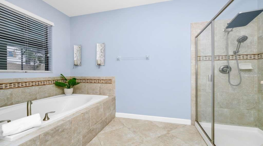 DAVENPORT, Florida 33896, 9 Bedrooms Bedrooms, ,5 BathroomsBathrooms,Residential,For Sale,ROLLING FAIRWAY,0,MFRO6404509