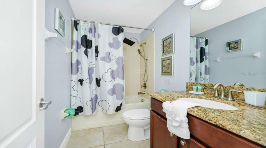 DAVENPORT, Florida 33896, 9 Bedrooms Bedrooms, ,5 BathroomsBathrooms,Residential,For Sale,ROLLING FAIRWAY,0,MFRO6404509