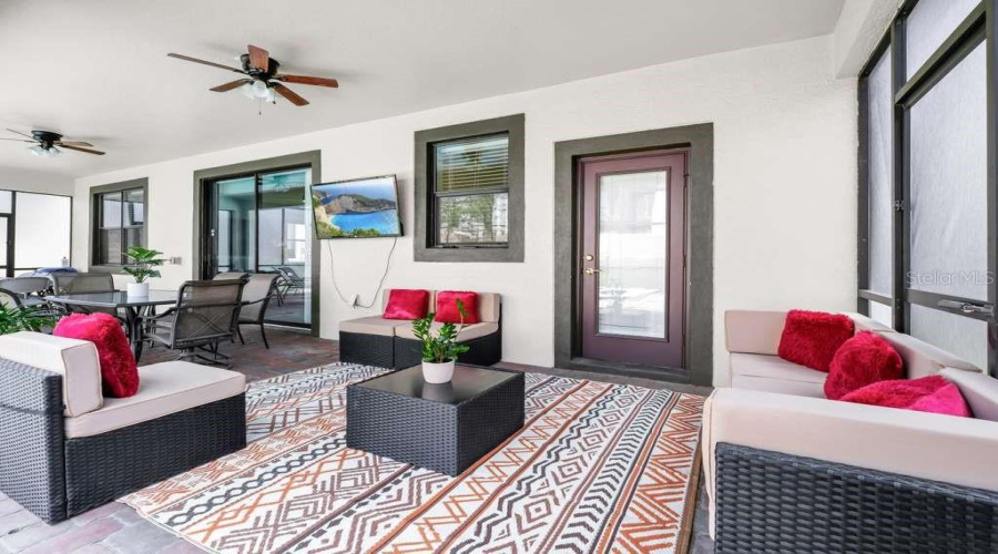 DAVENPORT, Florida 33896, 9 Bedrooms Bedrooms, ,5 BathroomsBathrooms,Residential,For Sale,ROLLING FAIRWAY,0,MFRO6404509