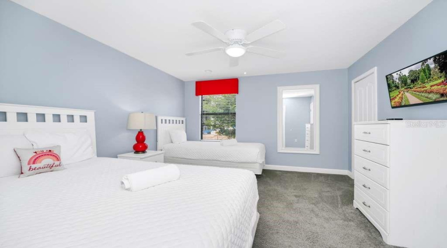 DAVENPORT, Florida 33896, 9 Bedrooms Bedrooms, ,5 BathroomsBathrooms,Residential,For Sale,ROLLING FAIRWAY,0,MFRO6404509