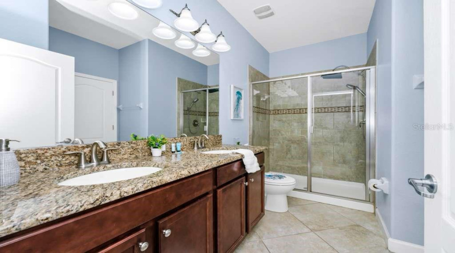 DAVENPORT, Florida 33896, 9 Bedrooms Bedrooms, ,5 BathroomsBathrooms,Residential,For Sale,ROLLING FAIRWAY,0,MFRO6404509