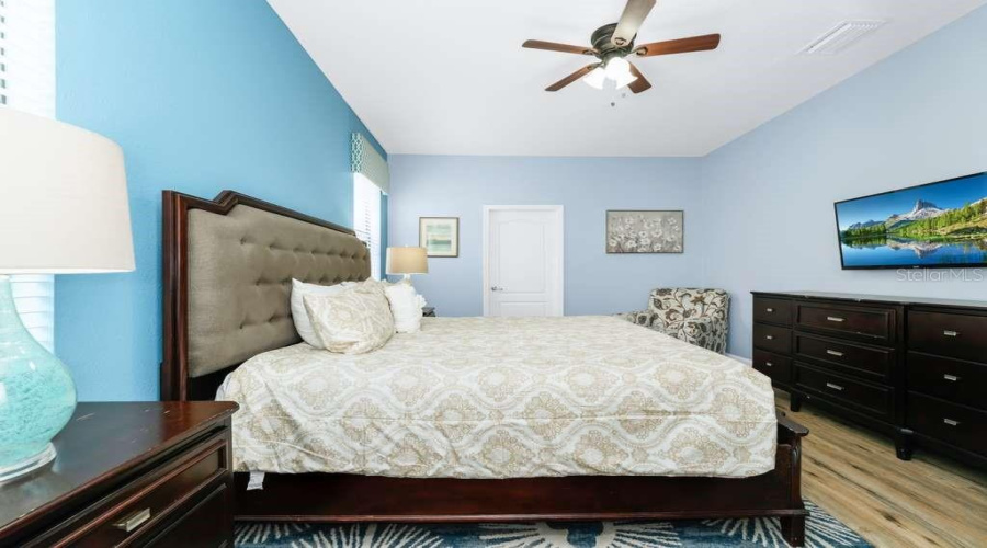 DAVENPORT, Florida 33896, 9 Bedrooms Bedrooms, ,5 BathroomsBathrooms,Residential,For Sale,ROLLING FAIRWAY,0,MFRO6404509
