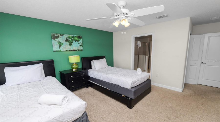 DAVENPORT, Florida 33896, 8 Bedrooms Bedrooms, ,5 BathroomsBathrooms,Residential,For Sale,SCRAMBLE,0,MFRL4961690