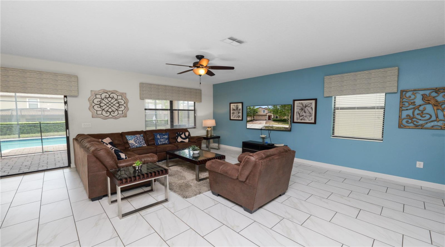 DAVENPORT, Florida 33896, 8 Bedrooms Bedrooms, ,5 BathroomsBathrooms,Residential,For Sale,SCRAMBLE,0,MFRL4961690