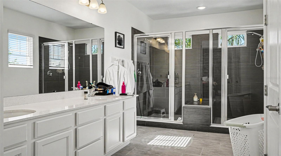 REUNION, Florida 34747, 5 Bedrooms Bedrooms, ,5 BathroomsBathrooms,Residential,For Sale,REUNION,0,MFRO6406157