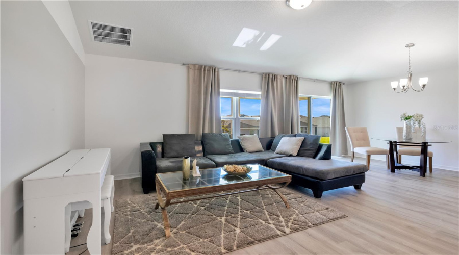 DAVENPORT, Florida 33896, 3 Bedrooms Bedrooms, ,2 BathroomsBathrooms,Residential,For Sale,WESTSIDE HILLS,0,MFRO6403792
