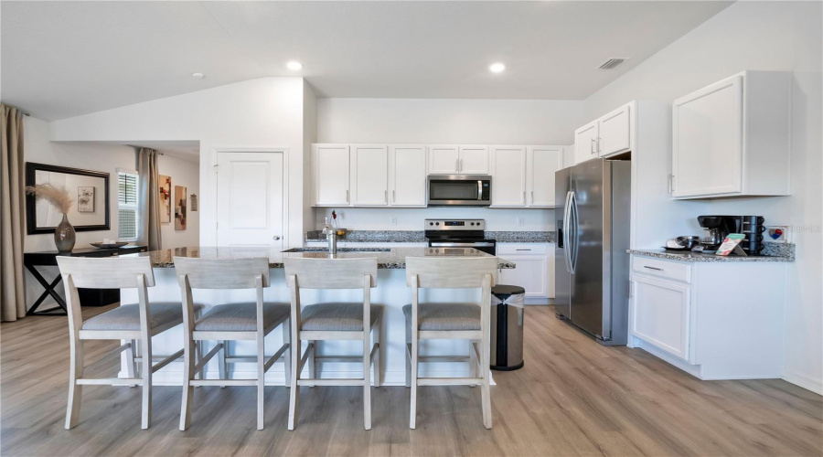 DAVENPORT, Florida 33896, 3 Bedrooms Bedrooms, ,2 BathroomsBathrooms,Residential,For Sale,WESTSIDE HILLS,0,MFRO6403792