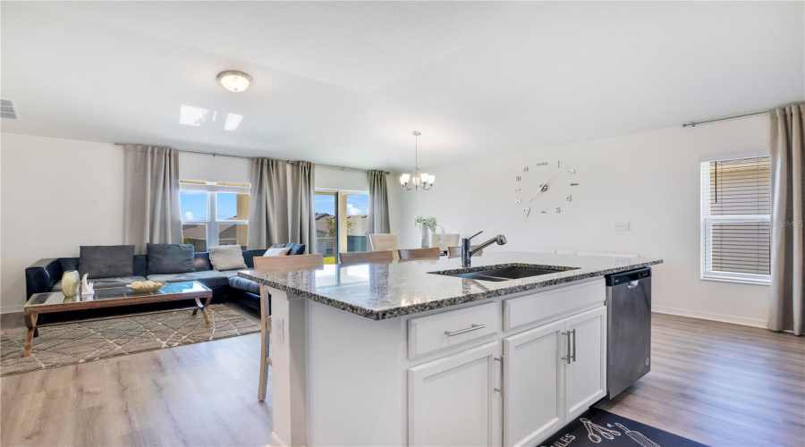 DAVENPORT, Florida 33896, 3 Bedrooms Bedrooms, ,2 BathroomsBathrooms,Residential,For Sale,WESTSIDE HILLS,0,MFRO6403792