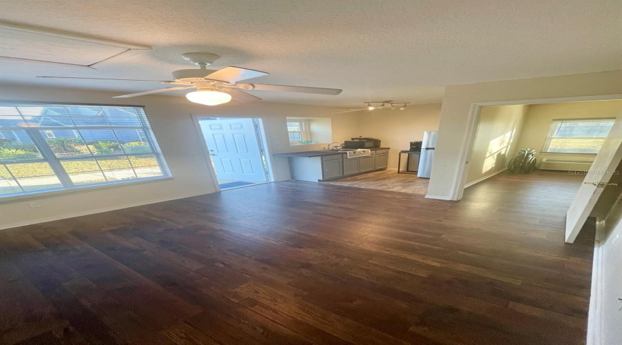 DAVENPORT, Florida 33897, 4 Bedrooms Bedrooms, ,3 BathroomsBathrooms,Residential,For Sale,MANGO,0,MFRS5149549