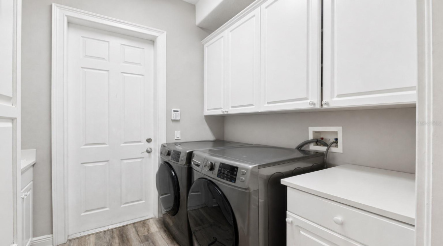 ORLANDO, Florida 32836, 4 Bedrooms Bedrooms, ,3 BathroomsBathrooms,Residential,For Sale,TROUT,0,MFRO6404645