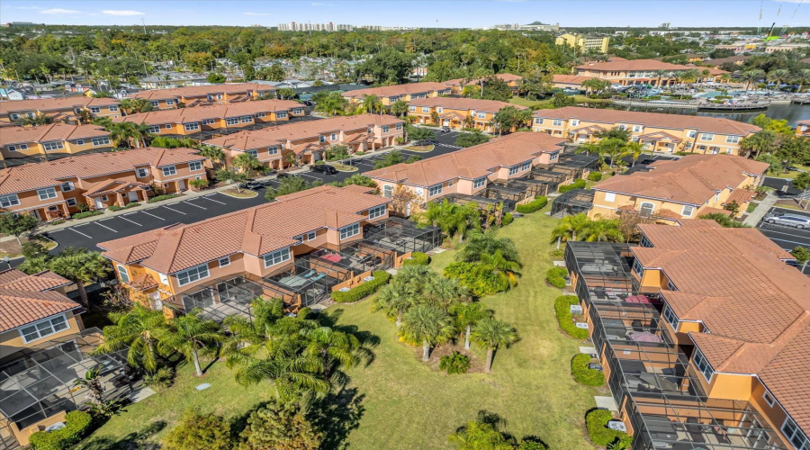 KISSIMMEE, Florida 34746, 2 Bedrooms Bedrooms, ,2 BathroomsBathrooms,Residential,For Sale,TRIUMPH,0,MFRS5149504