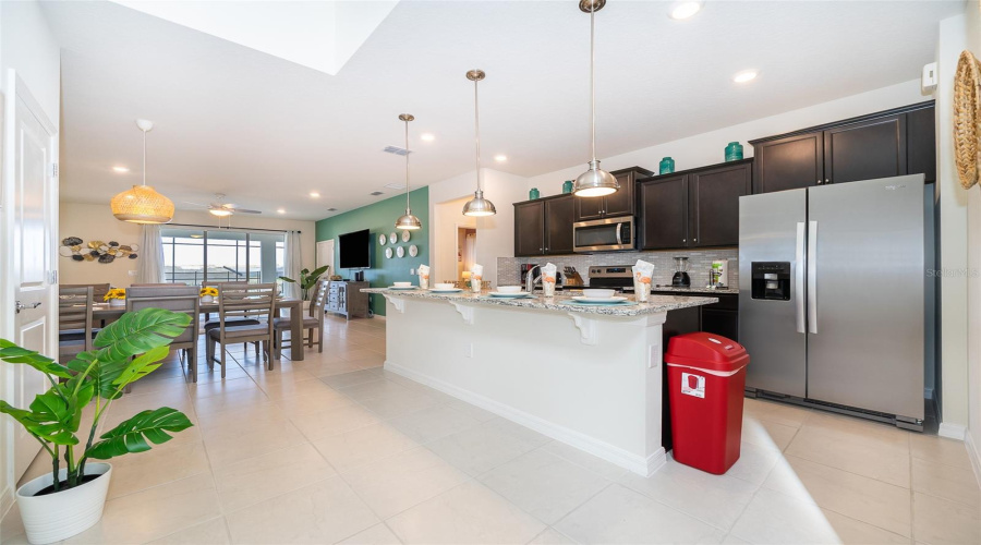 DAVENPORT, Florida 33897, 6 Bedrooms Bedrooms, ,4 BathroomsBathrooms,Residential,For Sale,ALOHA,0,MFRO6263847