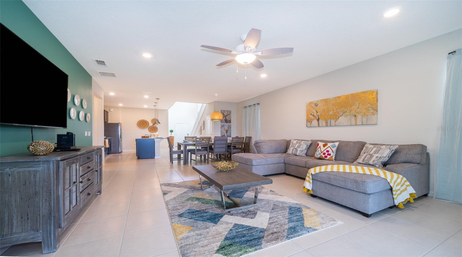 DAVENPORT, Florida 33897, 6 Bedrooms Bedrooms, ,4 BathroomsBathrooms,Residential,For Sale,ALOHA,0,MFRO6263847