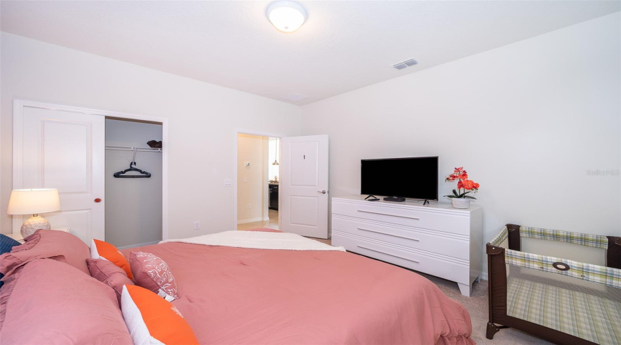DAVENPORT, Florida 33897, 6 Bedrooms Bedrooms, ,4 BathroomsBathrooms,Residential,For Sale,ALOHA,0,MFRO6263847