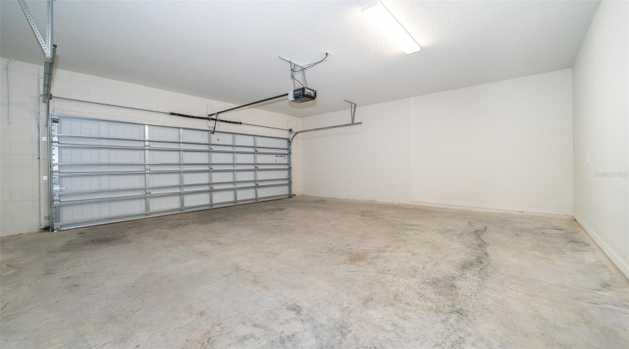DAVENPORT, Florida 33897, 6 Bedrooms Bedrooms, ,4 BathroomsBathrooms,Residential,For Sale,ALOHA,0,MFRO6263847