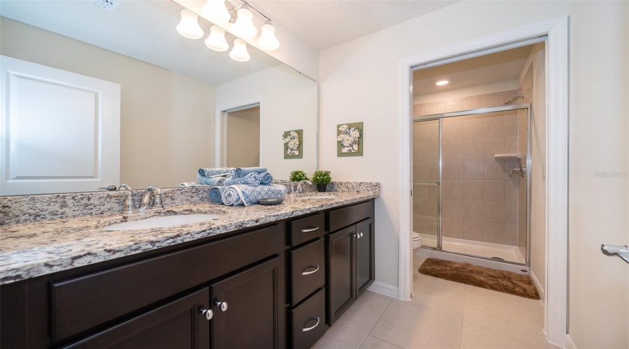 DAVENPORT, Florida 33897, 6 Bedrooms Bedrooms, ,4 BathroomsBathrooms,Residential,For Sale,ALOHA,0,MFRO6263847