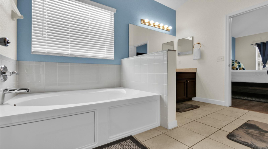 DAVENPORT, Florida 33837, 4 Bedrooms Bedrooms, ,3 BathroomsBathrooms,Residential,For Sale,SAND HILL POINT,0,MFRO6405004