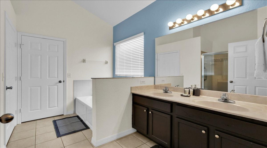 DAVENPORT, Florida 33837, 4 Bedrooms Bedrooms, ,3 BathroomsBathrooms,Residential,For Sale,SAND HILL POINT,0,MFRO6405004