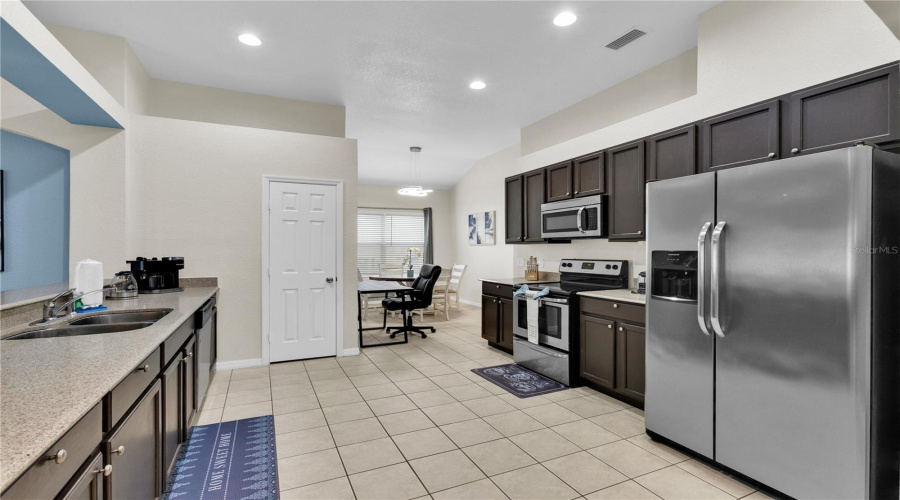 DAVENPORT, Florida 33837, 4 Bedrooms Bedrooms, ,3 BathroomsBathrooms,Residential,For Sale,SAND HILL POINT,0,MFRO6405004