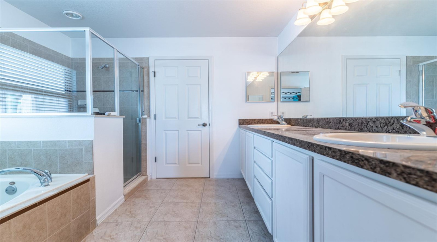 KISSIMMEE, Florida 34746, 4 Bedrooms Bedrooms, ,2 BathroomsBathrooms,Residential,For Sale,BOATING,0,MFRL4961656