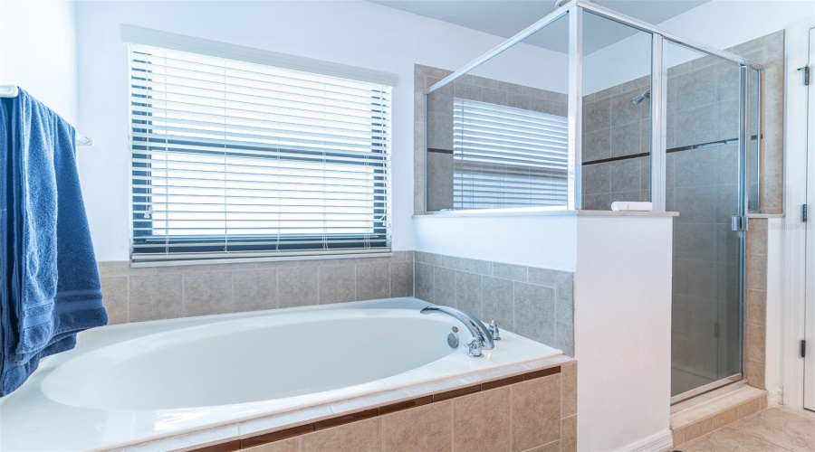 KISSIMMEE, Florida 34746, 4 Bedrooms Bedrooms, ,2 BathroomsBathrooms,Residential,For Sale,BOATING,0,MFRL4961656
